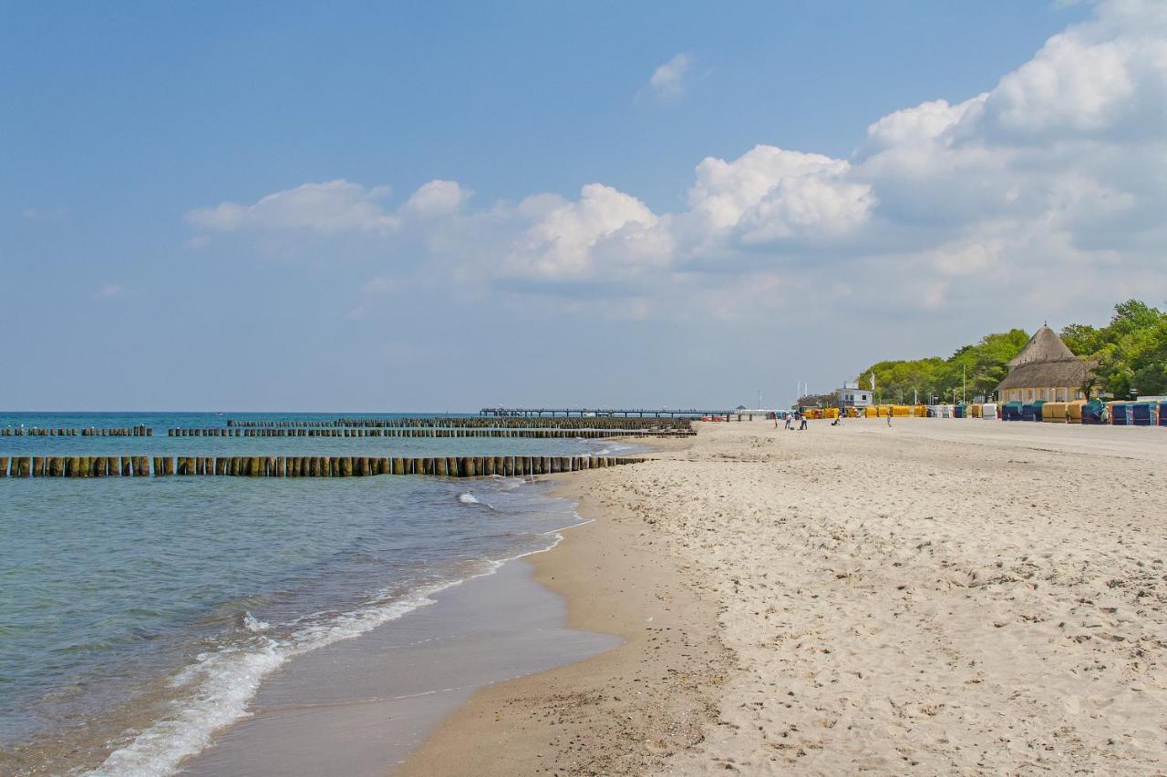 Hotel Am Strand Kuehlungsborn Exterior photo