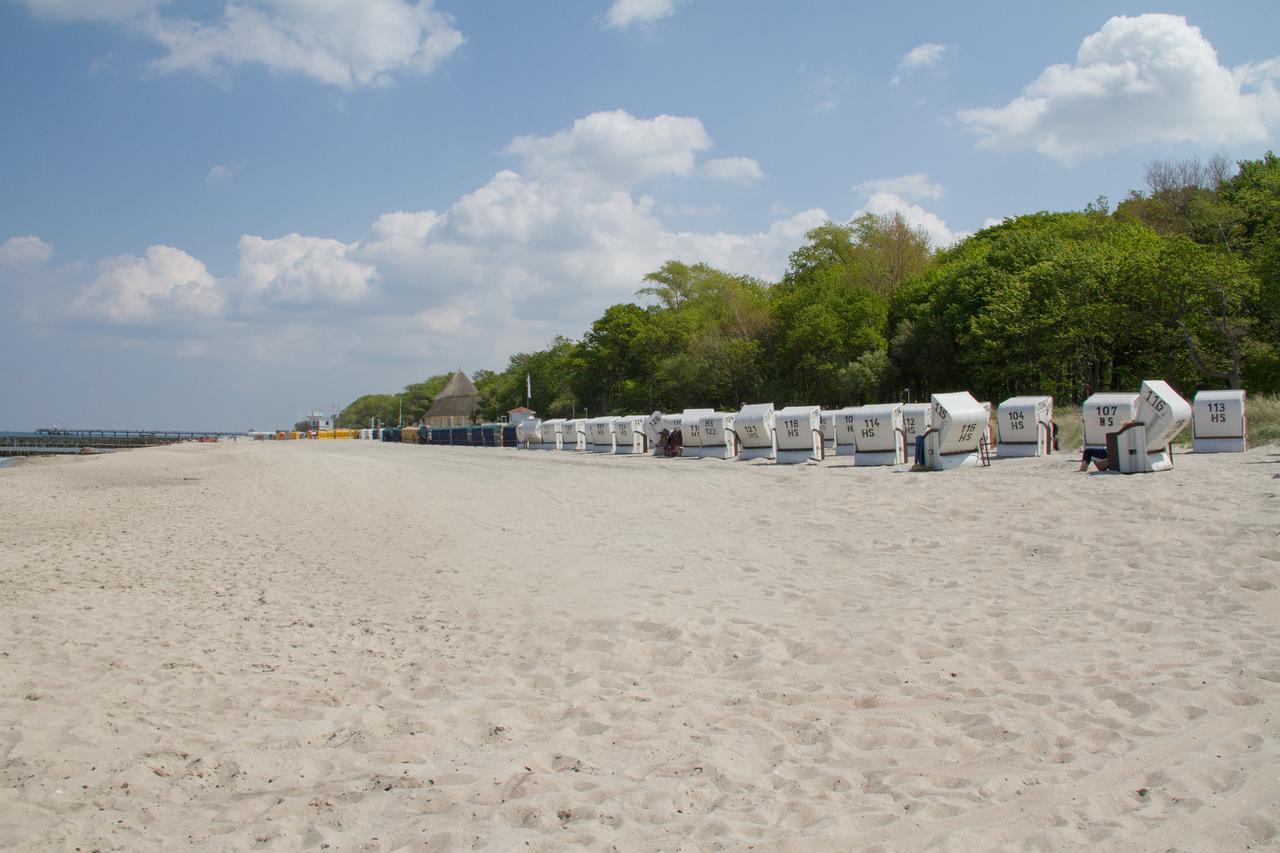 Hotel Am Strand Kuehlungsborn Exterior photo